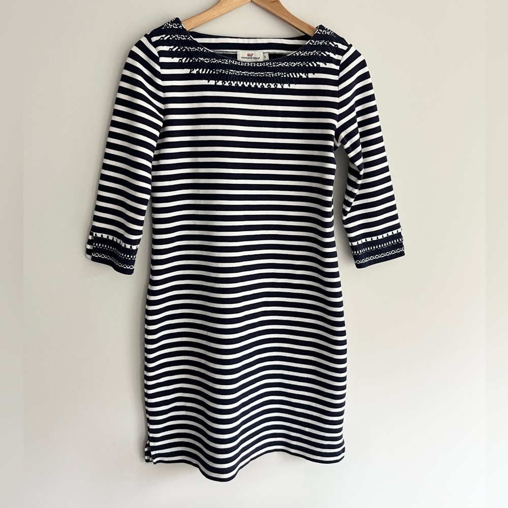 Vineyard Vines Navy and White Striped Embroidered Dress Small